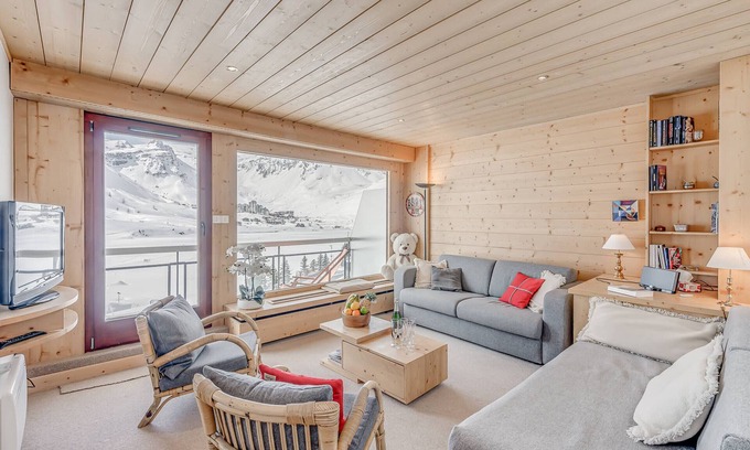 Tignes le Lac Apartment | Large apt for 8, close to slopes and shops, Premium