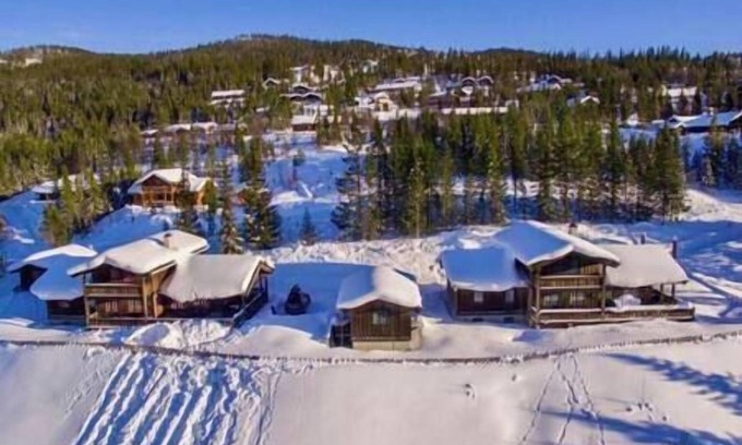 Nes House | Large cabin at Nesfjellet with lovely view, indoor jacuzzi & sauna