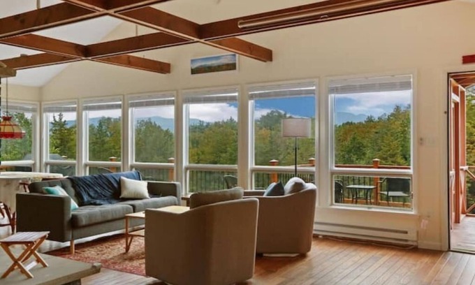 Oak Hill House | Large Catskill Mountains/Hudson Valley country house, 25 miles to Hunter Skiing