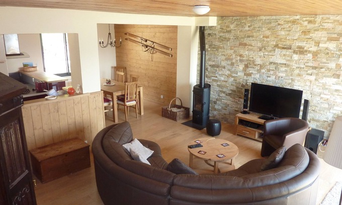 Les Angles House | Large Chalet in Angles with magnificent view of lake and mountains, classed 4 *