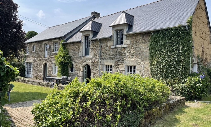Guitte House | Large Charming Detached Peaceful Secluded Longere Dinan Chateaus Lake Nearby