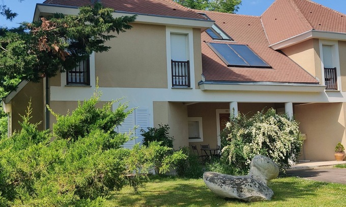Villotte-sur-Aire House | Large, comfortable house with games room, wooded park, brazier, pétanque.