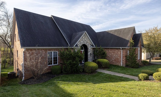 Prospect House | Large Derby/PGA Home, Great Location!