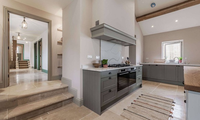 Little Coxwell House | Large dog friendly holiday home with a hot tub in the Cotswolds - The Oat Barn