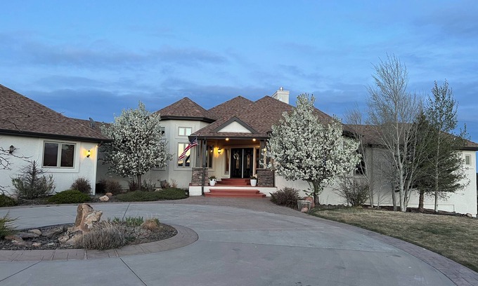 Monument House | Large estate with indoor pickleball, XL hot tub, sauna, golf & VIEWS galore!