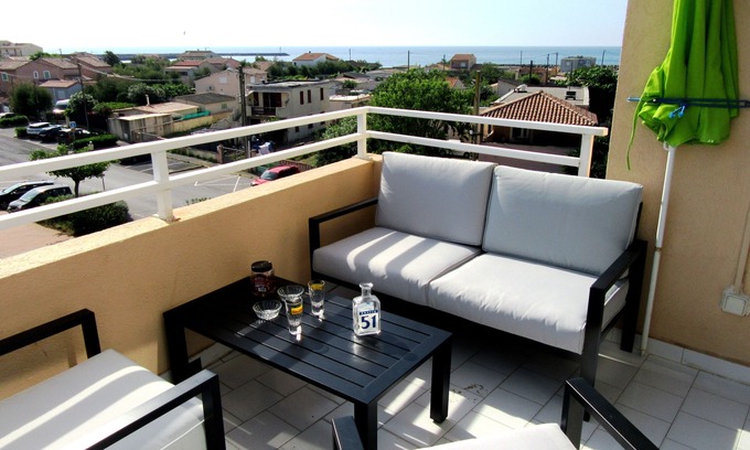 Frontignan Apartment | Large family apartment *, air-conditioned, sea view, garage, near beach.