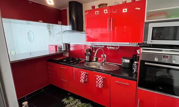Koenigshoffen Est Apartment | Large family apartment for 6 to 10 people (1 BB bed available)
