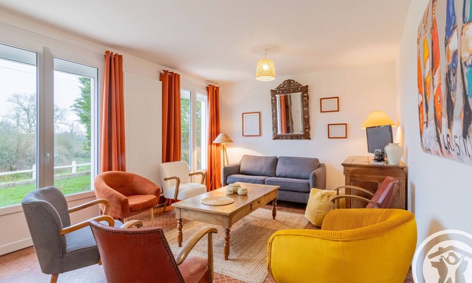 Les Cerqueux Cottage | Large family cottage near Puy du Fou, wifi, pets allowed, garden