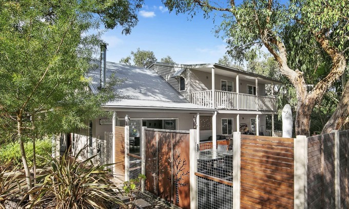 Anglesea House | Large Family Home Sum