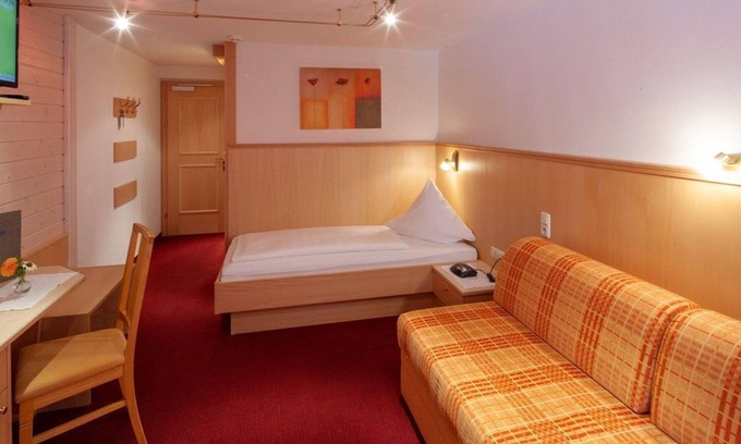 Damuels House | Large family room - Hotel Restaurant Alpenblume