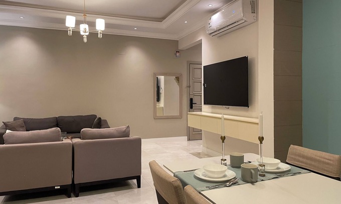 Al Sulimania Apartment | Large Fresh Family Two-bedroom Flat with Terrace