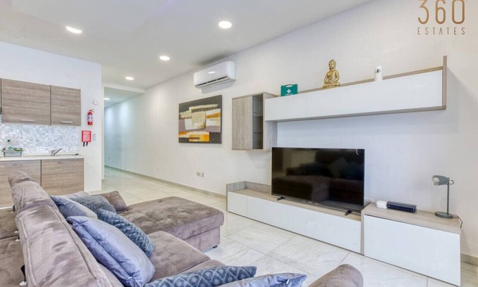 Santa Venera Apartment | Large, fully equipped maisonette with private POOL