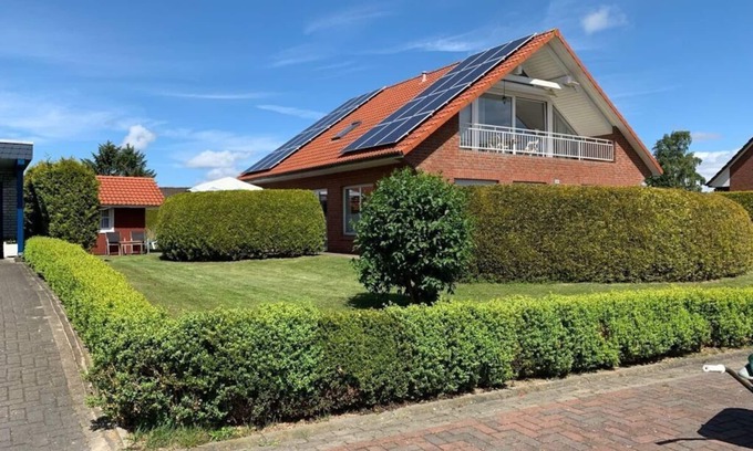 Nordseebad Burhave House | Large holiday home Comfortable holiday residence