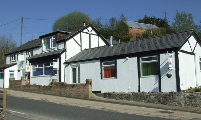 Llandegla Apartment | Large Holiday Let Suitable for Families, Groups. Sleeps up to TEN. Games room.