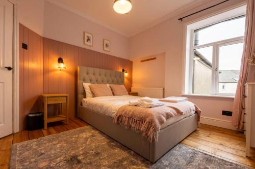 Grangetown House | Large home in Cardiff's city center - 14 Beds