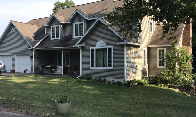 Hancock House | Large home, perfect for groups and large families!