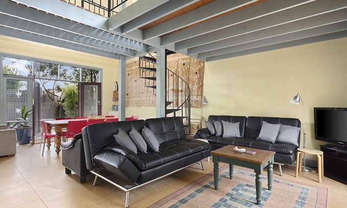 Queenscliff House | Large House on Wharf Street