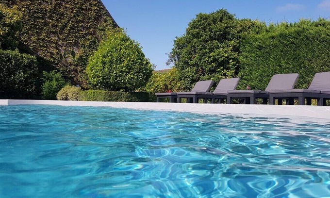 Saint-Helen House | Large house, sleeps 12, shared pool.
