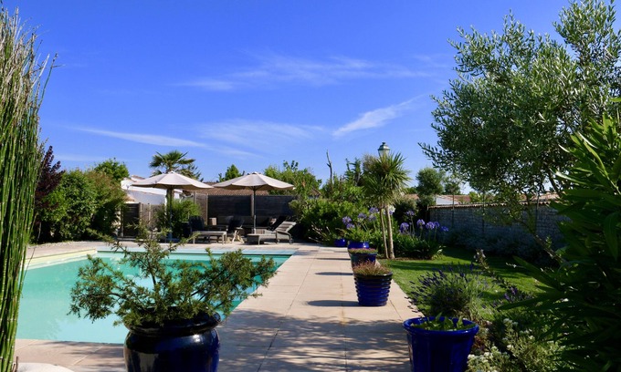 Sainte-Marie-de-Re House | Large House with a heated pool in St Marie de Ré, La Noue, Place des Tilleul