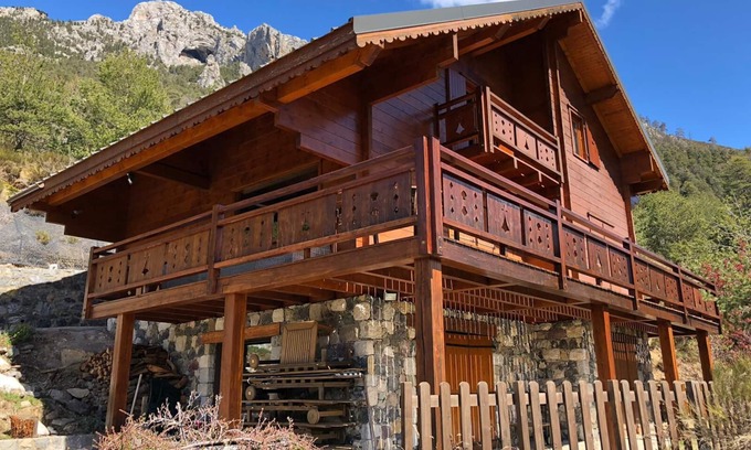 Valdeblore Ski Chalet | Large Luxurious Mountain Chalet in Mercantour National Park