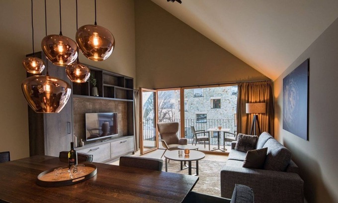 Schruns Apartment | Large Luxury Apartment, pool & Spa, by the mountain railway, PURE Resort Schruns