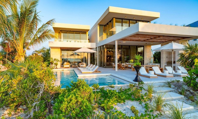 Long Bay Hills Villa | Large luxury holiday rental in Turks and Caicos Islands