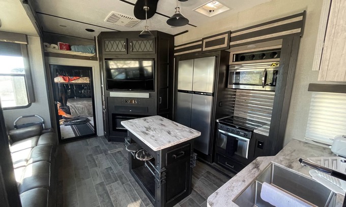 Imperial County House | Large, modern camper close to Glamis Sand Dunes
