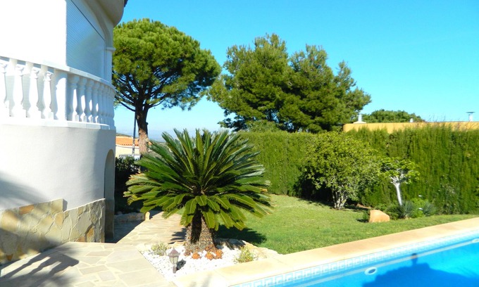 Peniscola Villa | Large Modern Villa, 3Bedroom with Swimming Pool Private Parking, WiFi,Air Conditioning
