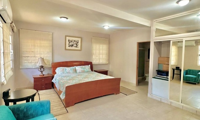 Actopan House | Large multi-family home, pet-friendly, 100mts from the beach, large parking.