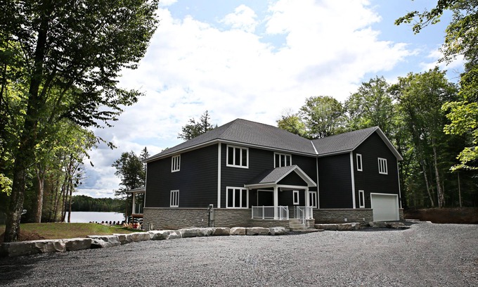 Novar Cottage | Large Muskoka Waterfront Cottage ~ Newly Built 2019 ~ Includes Kayaks/SUP/Canoe