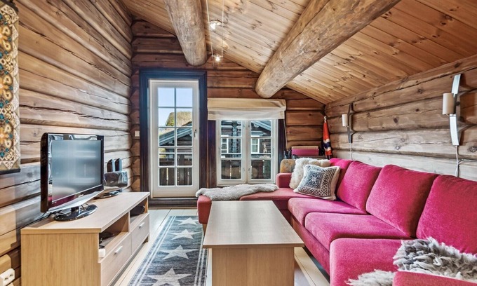 Hovden Cabin | Large notched cabin, centrally located in an area great for hiking. Ski-in/out