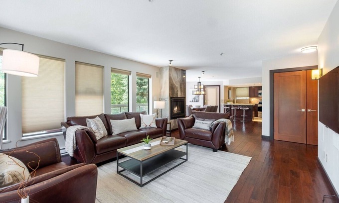 Blueberry Hill Condo | Large patio | BBQ | Hot tub | Free parking