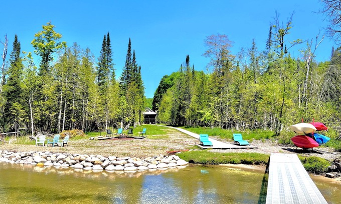 Central Lake House | Large Private Lakefront Home w/HOT TUB. SWIM/BOAT/SKI/RELAX! Open year-round!