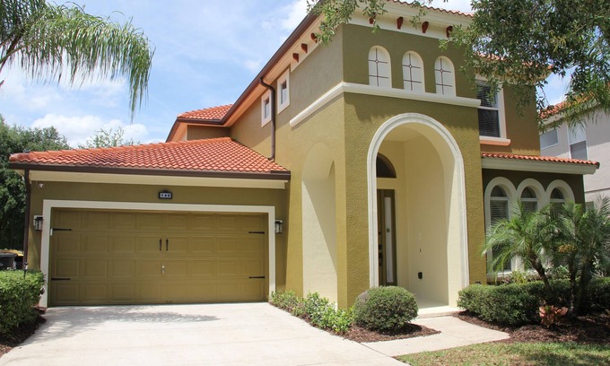 Watersong House | LARGE PRIVATE POOL HOME - 5 BR/5BH - GATED RESORT NEAR DISNEY
