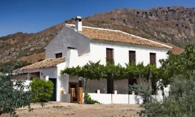 Las Lagunillas Cottage | Large rural house in the center of Andalucia for 12 people with swimming pool and barbecue.