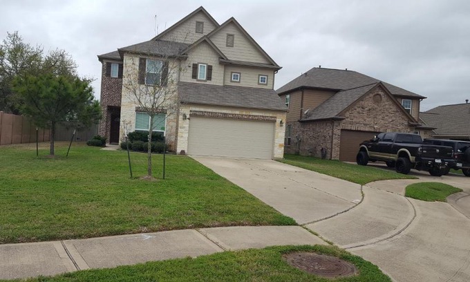 Barker House | Large, Sanitary 5 Bedroom House With A View In West Houston, Free WiFi