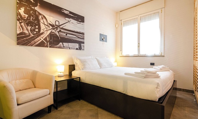 Cirenaica Apartment | Large studio flat with private car park
