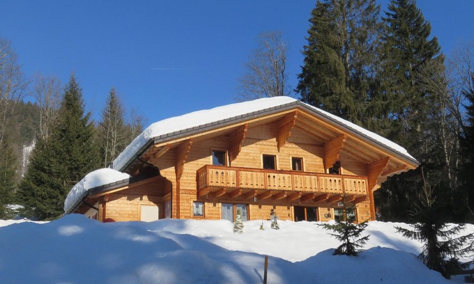 Ormont-Dessus Ski Chalet | Large, sunny, peaceful chalet in the heart of nature in Les Diablerets, Switzerland.