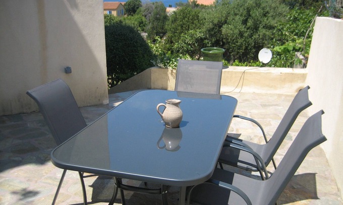 L'Ile-Rousse Villa | Large three-room apartment with calm, fresh sea view