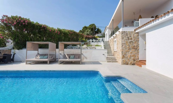 Altea Villa | Large villa with pool, walking distance to the old town.