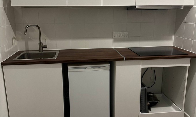 Alfortville Apartment | Large, well-located studio