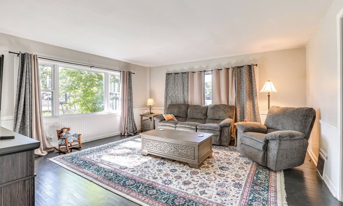 Ravenna House | Large Yard & Fire Pit: Pet-Friendly Ravenna Home!