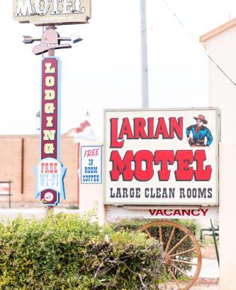 Tombstone Hotel | Larian Motel