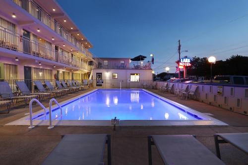 Stone Harbor Hotel | Lark Motel