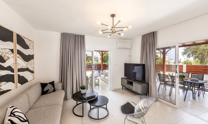 Pervolia Villa | Larnaca Seaside villa Marina 44