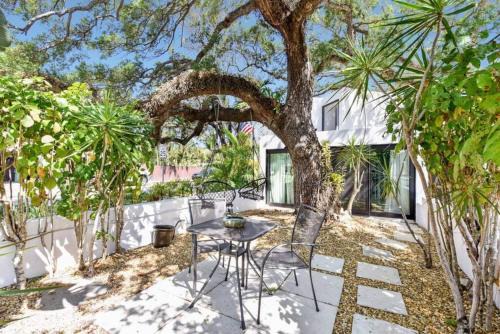 Colee Hammock House | Las Olas Hammocks Unit 4 By Pmi