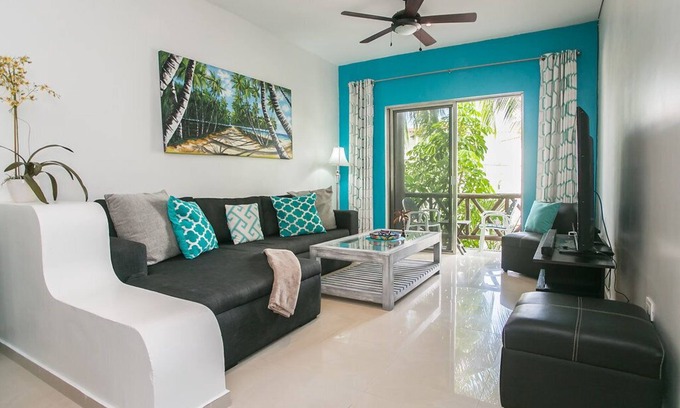 Luis Donaldo Colosio Apartment | Las Palmas In Alizes - Modern 1 Bedroom By the Beach with Fast reliable internet