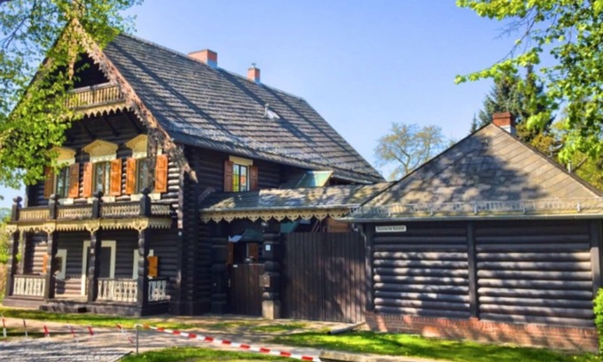 Bornstedt Cottage | LAST MINUTE SUMMER DISCOUNT/Russian Colony Alexandrovka - Remise GORKI