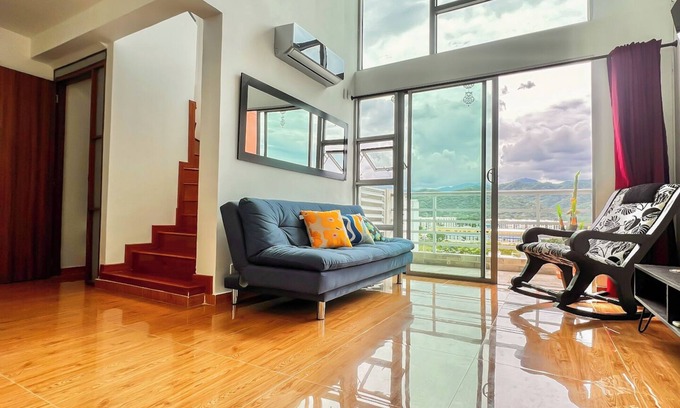 Santa Marta Apartment | LAST-MINUTE DEAL! Huge - 2 Story Penthouse, Pets OK, 24 hr Security and Pool!