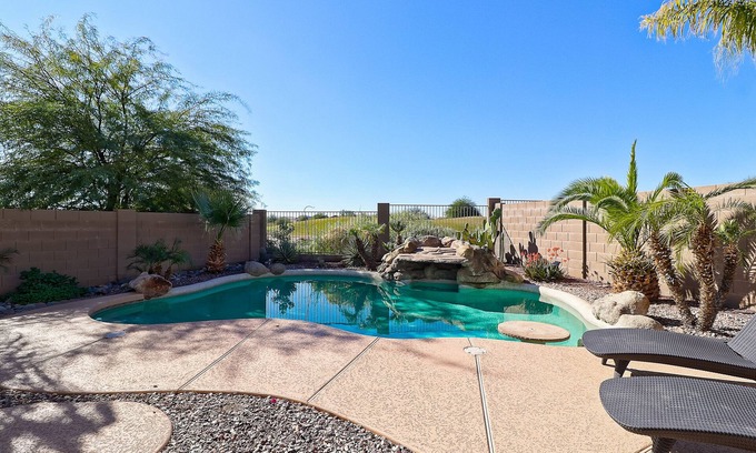 Sundance House | Last Minute Deals Heated Pool on Golf Course with Mountain Views!